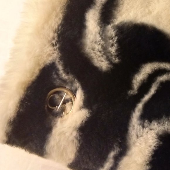 Calvin Klein Faux Fur Scarf *NWT* - Picture 7 of 8